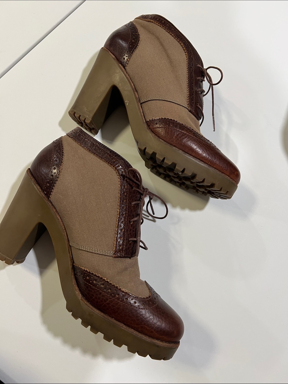 Sperry - Lace-Up Heeled Oxfords in Brown Leather and olive green canvas, 9